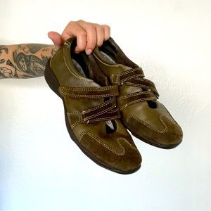 y2k/90s lizsport by liz claiborne mary jane velcro sneakers 😍